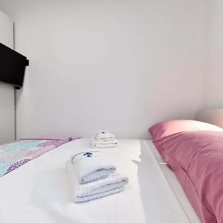 Kate Villa Vrsi