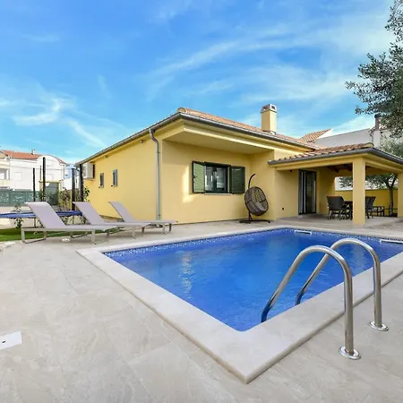 Kate Villa Vrsi